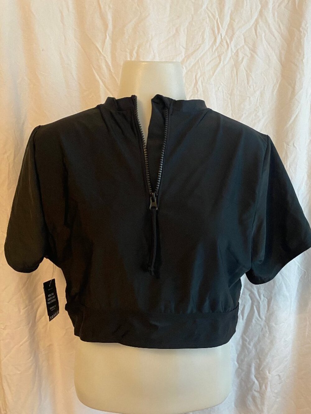 TORRID Black Active Wireless Cropped Short Sleeve Rashguard